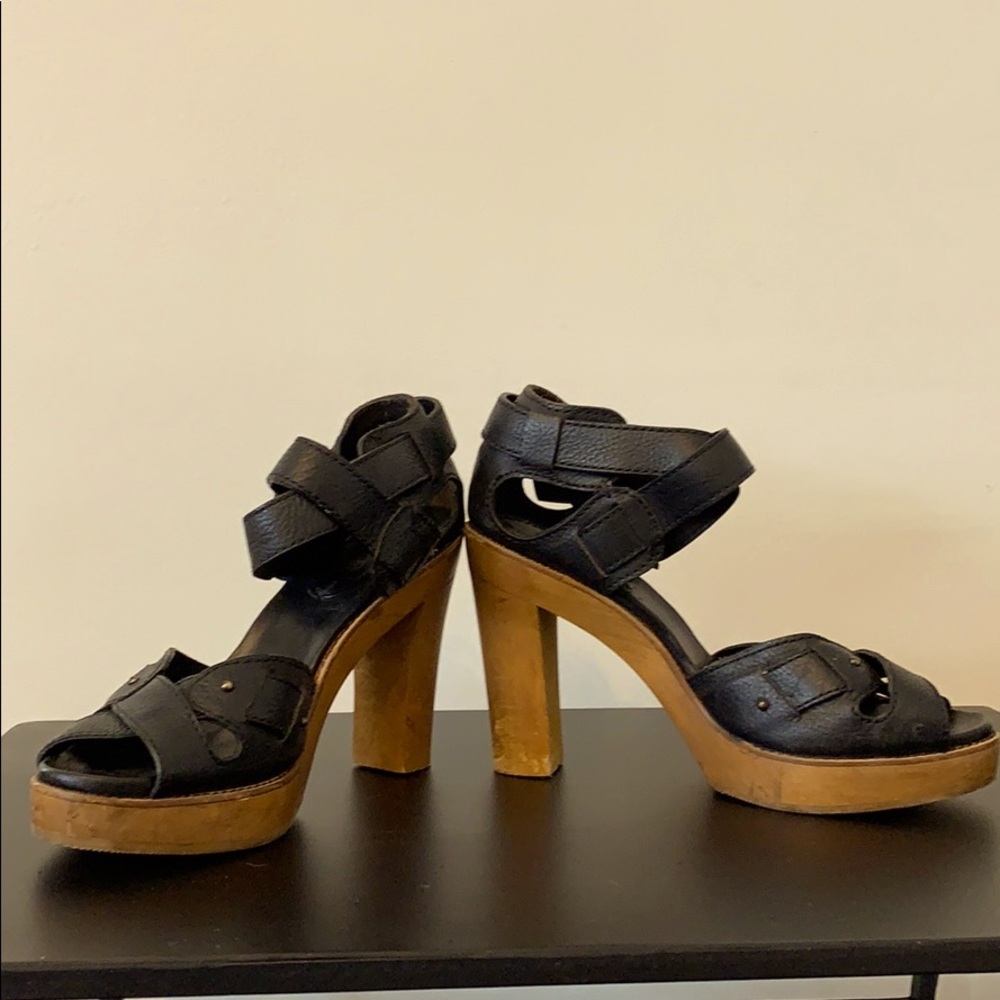 Chloe wood platform sandal